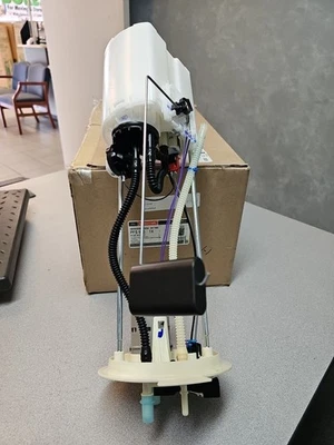 Conjunto de emisor de bomba de combustible genuino Ford OEM Motorcraft PFS-972 AC2Z-9H307-C E-350 Foto 1 de 4