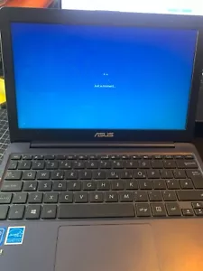 Asus Notebook Celeron 1.1GHz 4GB Ram 64GB HD Windows - Picture 1 of 3