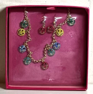BUTLER & WILSON : BOXED VINTAGE NECKLACE RARE SMILEY FACES RAINBOW CRYSTAL NEW - Picture 1 of 4