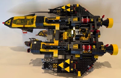 LEGO Icons 10355 Space Blacktron Renegade 3 minifiguras robot y libro de instrucciones Foto 1 de 4