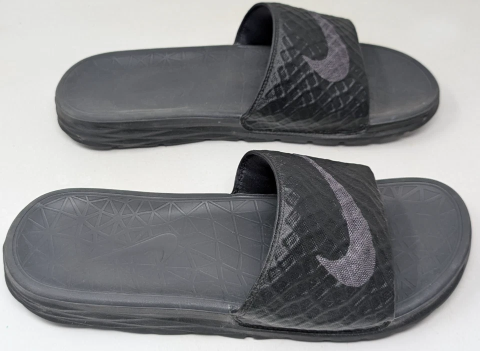 Sandalias Nike Benassi para hombre talla 10 negras suaves solares antracita 705474-091 Foto 1 de 4