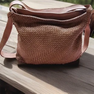 Damentasche Geflochtenes Leder Braun 2 in 1 -Umwandelbar in Rucksack Neuwertig - Bild 1 von 17