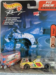 Hot Wheels Pit Crew 2000 #5 Terry Labonte Kellogg's Chevy Monte Carlo 1/64 Scale - Picture 1 of 8