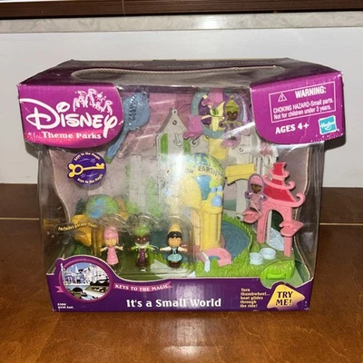 Juego DISNEY PARK Keys to the Magic Kingdom Hasbro It’s a Small World NUEVO Foto 1 de 4