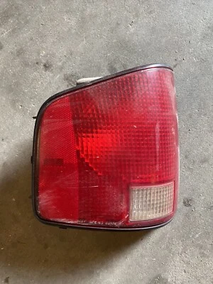 Luz trasera izquierda Chevrolet S10 1997 4,3 V6 M1S38 Foto 1 de 3
