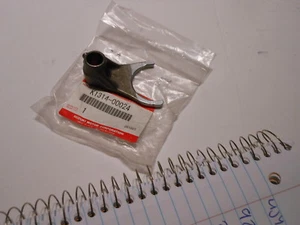 NOS Kawasaki 2004-06 KX250F KX250T6F New OEM Fork Shift Out RH PN:13140-0024 - Bild 1 von 4