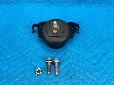 Lexus LX570 Land Cruiser Front Engine Mount Driver's Side 10k 2008-2021 OEM - Image 1 of 4