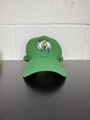 New Era 39THIRTY Boston Celtics Verde 2024 Campeones de la NBA Snapback Sombrero Parche Lateral Foto 1 de 4