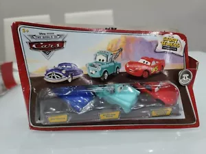 DISNEY PIXAR CARS SPONSORLESS LIGHTNING MCQUEEN DOC HUDSON BRAND NEW MATER RARE! - Picture 1 of 5