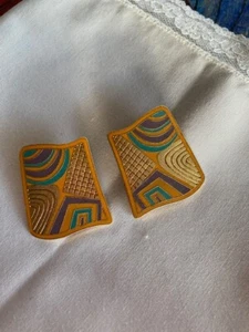 Vintage Signed Laurel Burch "TIVO" Gold Matte Clip On Earrings - Picture 1 of 7