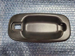 99-07 Chevy Silverado Sierra Suburban Yukon Tahoe RH Rear Door Handle Bezel - Picture 1 of 5
