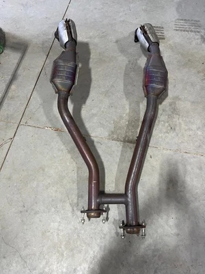 2003-04 Ford Mustang SVT Cobra Factory H-pipe with Catalytic Converters Foto 1 de 4