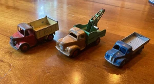 Dinky Toy trucks, Vintage, 2 Dump Trucks, and Tow Truck. Lot of 3, Diecast - Picture 1 of 6