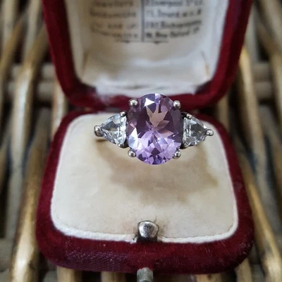 Anillo de plata de ley 925 amatista topacio blanco trilogía talla O.5, EE. UU. 7.5, UE 55 Foto 1 de 4