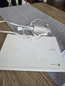 Acer Chromebook 11 CB3-131-C3SZ 11.6" Laptop - 16GB eMMC, 2GB RAM, White, Chrome - Afbeelding 1 van 2