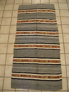 "ALFOMBRA DE LANA VINTAGE 71"" X 33" - Imagen 1 de 4