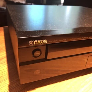 YAMAHA CDC-585 Natural Sound 5 CD Changer. Optic-out - Picture 1 of 9