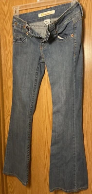 Jeans Women's size 3/31 Blue Retro Denim Medium Classic Wash - Image 1 of 4