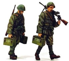 MODEL VICTORIA ITALIAN INFANTRY GOING ON Scala 1:35 Cod.4009