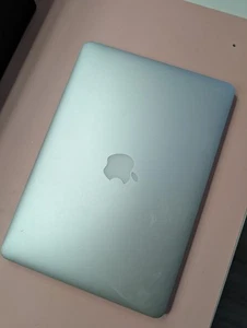 Ordinateur portable Apple MacBook Pro 13,3 pouces (256 Go SSD, Intel Core i5-4258U, 2,40 GHz, 8 Go) - Photo 1/3