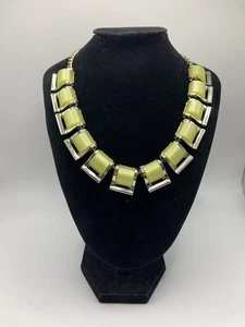 Collar Gargantilla Cuadrada Vintage Tono Dorado Verde Termoestable Moonglow - Imagen 1 de 12