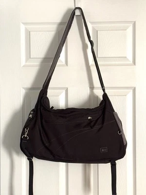 Bolso de viaje de camping REI negro de lona con cabestrillo Foto 1 de 4