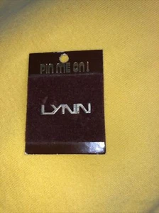 Pin ~ Gold Tone Pin with first name LYNN ~ New - Picture 1 of 2
