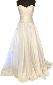 24 ⚪️ Alana by Alan Hannah | Size 10/12 | White Beaded Wedding Dress - Picture 1 of 7