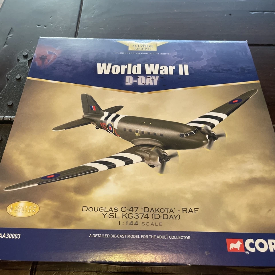 Corgi Aviation Archive Douglas C-47 Dakota RAF Y-SL KG374 D-DAY, 1:144, WW2 Foto 1 de 4