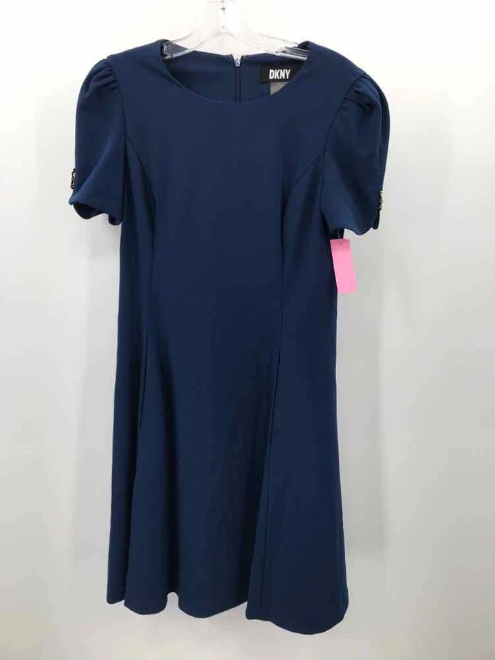 Vestido DKNY de segunda mano azul talla 8 cambio hasta la rodilla manga corta Foto 1 de 3