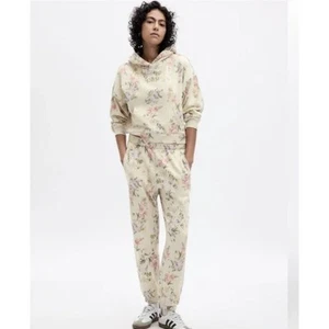 NUEVO Gap × LoveShackFancy Sudadera Pastel Floral Recortado Logo Sudadera con Capucha Joggers L - Imagen 1 de 16