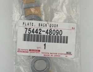 Genuine OEM Toyota 75442-48090 "TOYOTA" Rear Emblem Nameplate 2008-10 Highlander - Bild 1 von 2