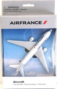 Daron RT4301 Airport Playset Single Plane: Boeing 777 Air France - Picture 1 of 1