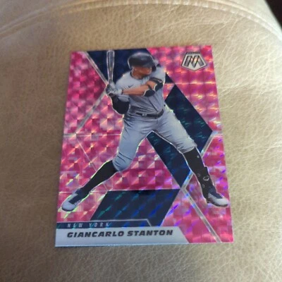 Giancarlo Stanton Panini Mosaic Prizm Pink Camo #118 - Image 1 of 2