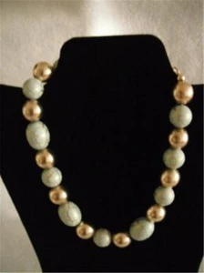 NECKLACE CHOKER GREEN & GOLD BEADED EXCELLENT CONDITION - Picture 1 of 3