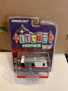 Greenlight Hitched Homes 1959 Holiday House red & silver - Picture 1 of 1