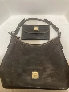 Bolso Cartera Hobo Lagarto Repujado Dooney & Bourke con Cartera a Juego VER FOTOS - Imagen 1 de 8
