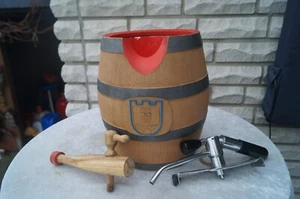 Sehr gepflegtes,altes,rares Herforder Pils Fass mit Zubehör - Bild 1 von 9