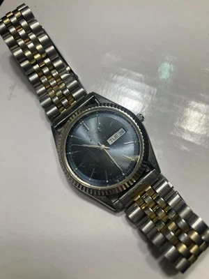 Reloj Citizens Quarts para hombre Foto 1 de 3