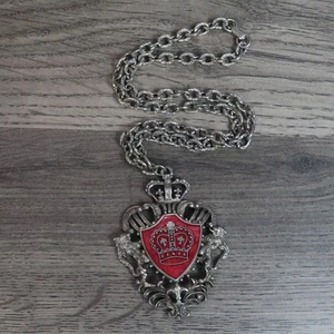 Necklace Pendant Red Crest With Crown And Lions 18" Chain - Picture 1 of 6