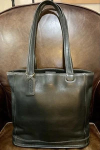 Bolso de Mano Coach de Cuero Negro 9305 Vintage Bolso de Hombro con Dije - Imagen 1 de 10