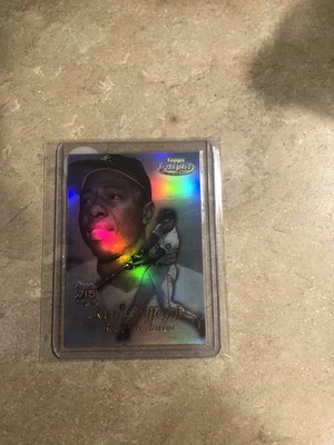 1999 Topps Gold Label Ken Griffey Jr. - Race To Aaron Refractor NO RA7! - Image 1 of 2