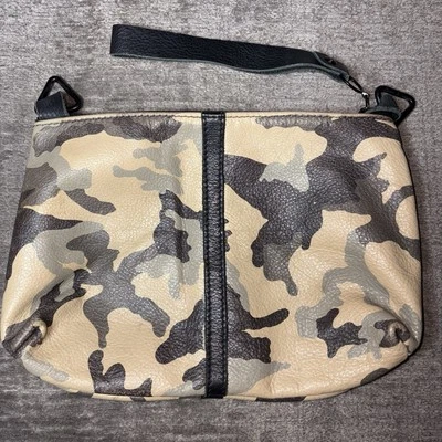 "Muñequera de cuero tostado con estampado de camuflaje con interior de gamuza a rayas negras 11""x8""" Foto 1 de 4