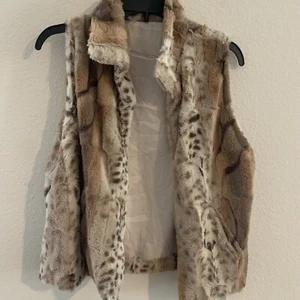 Cejon Vest Womens Medium Faux Fur Animal Print Lined Soft Open Front New - Picture 1 of 12