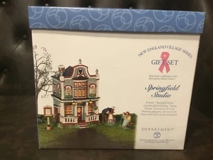 Dept 56 #56634 Springfield Studio Geschenkset Neu England Serie Weihnachtsdorf - Bild 1 von 9