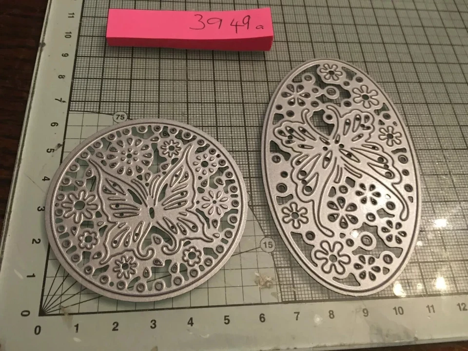 Trimcraft 2 part butterfly die set ref3949a **SALE** - Image 1 of 1