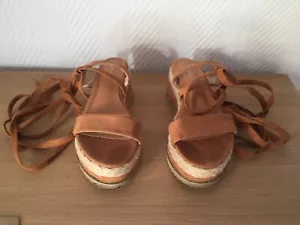 Damen/Mädchen Schnürsandalen gebraucht Größe 36 von ERYNN - Bild 1 von 8