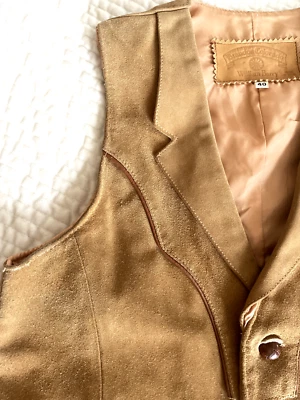 VTG BRANDON COLORADO WILLIAM BARRY WESTERN/COWBOY SUEDE VEST SIZE 40 - Image 1 of 4