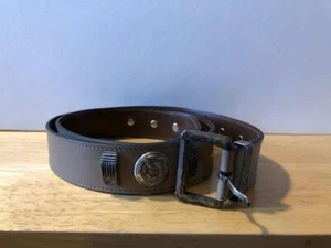 Cinturón de cuero para mujer Escada bronceado plateado geométrico diseño de tachuelas 42 EE. UU./L * - Imagen 1 de 13