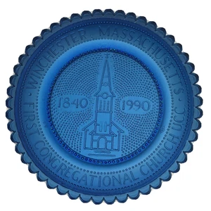 Plato de taza de vidrio vintage Winchester MA Primera iglesia congregacional azul punto de pareja - Imagen 1 de 11